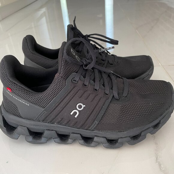On Running Black Athletic Shoes - Picture 2 of 10